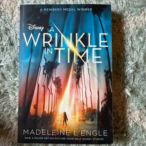 A Wrinkle in Time Madeleine‎ LEngle Paperback Disney Movie Tie In Newbery